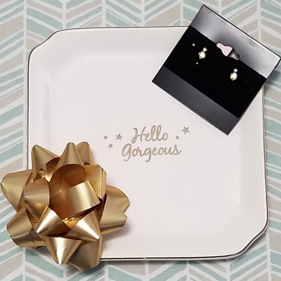 Lovely 10K gold heart and citrine studs - Picture 4 of 5